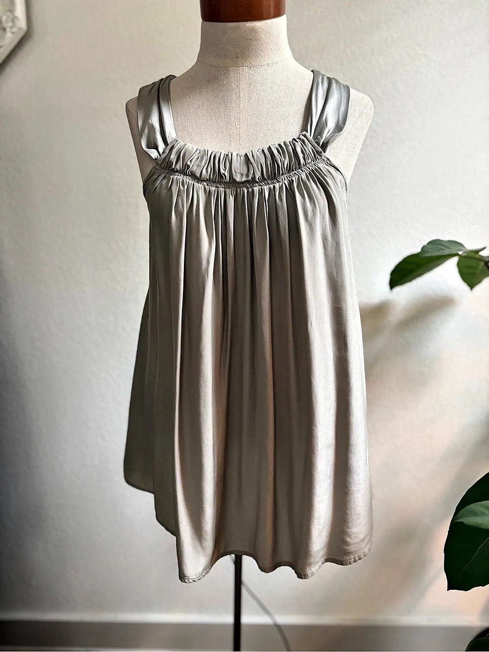 Sugar Lips Gathered Sleeveless Top in Light Gray UNIQUE Like New